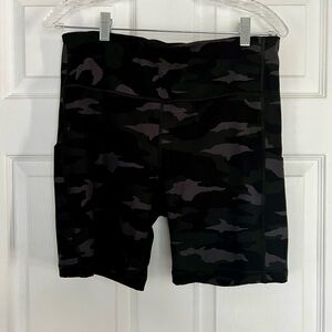 Athleta Ultimate Stash Pocket Camo short